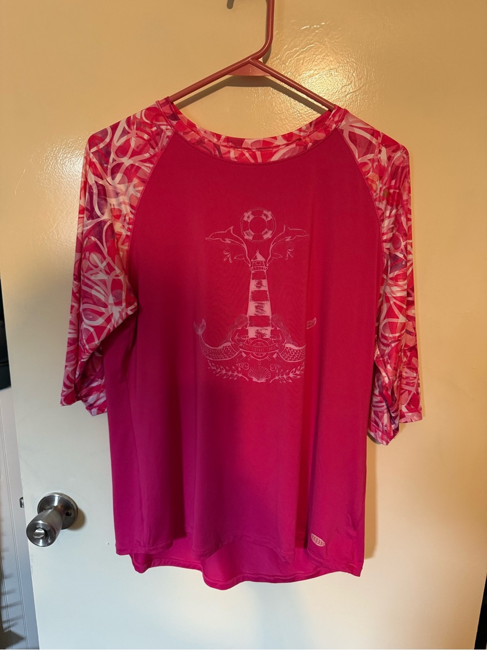 Women’s Reel Legends Keep It Cool pink Top size L - fishing, swim, beach, pool